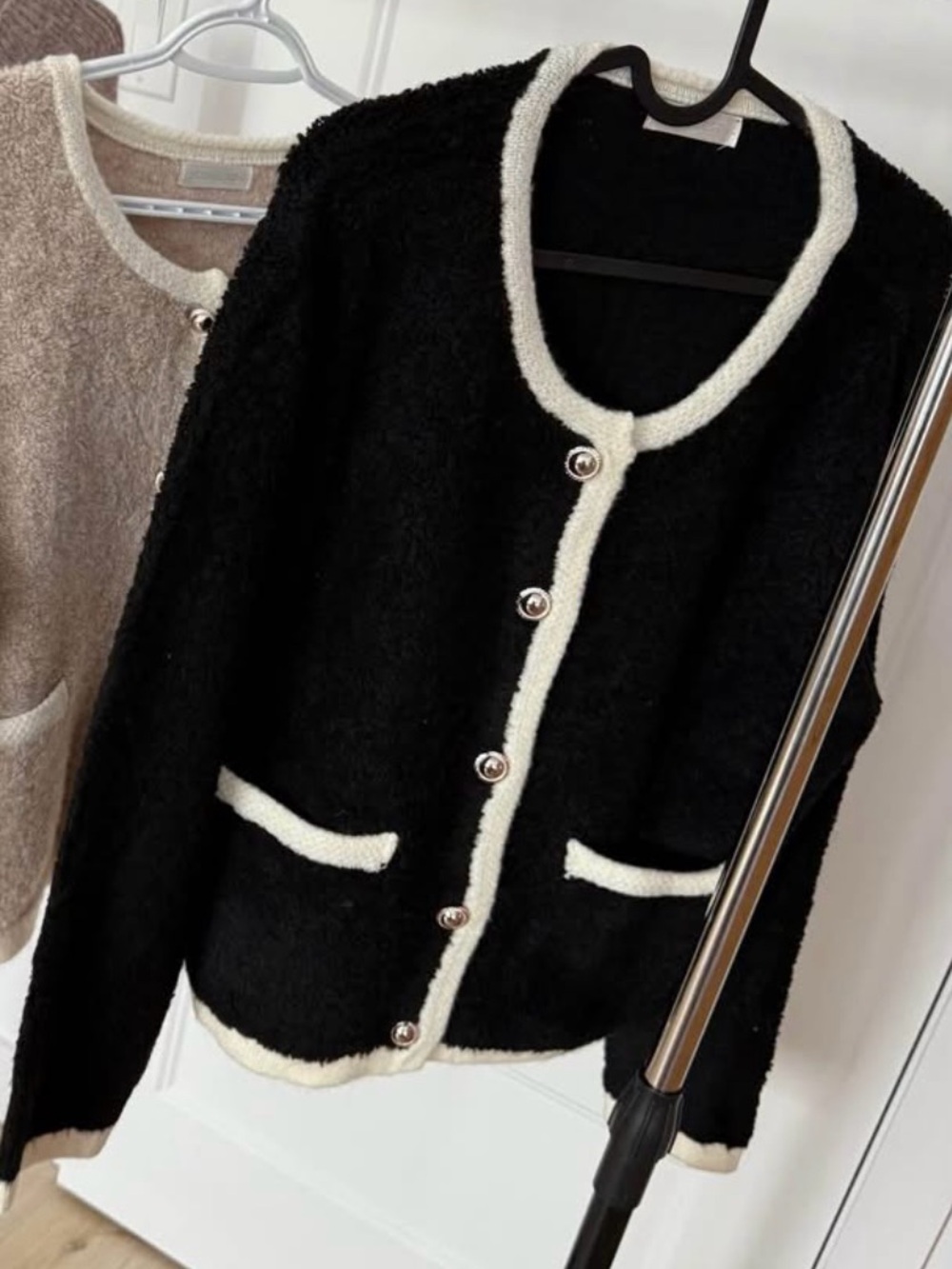 Black Contrast-Trim Women's Bouclé Cardigan Jacket